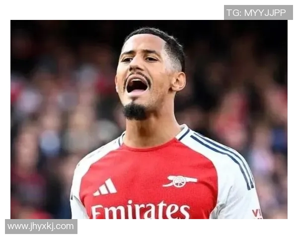 足球明星化身销售员展现不一样的魅力与风采引发球迷热议