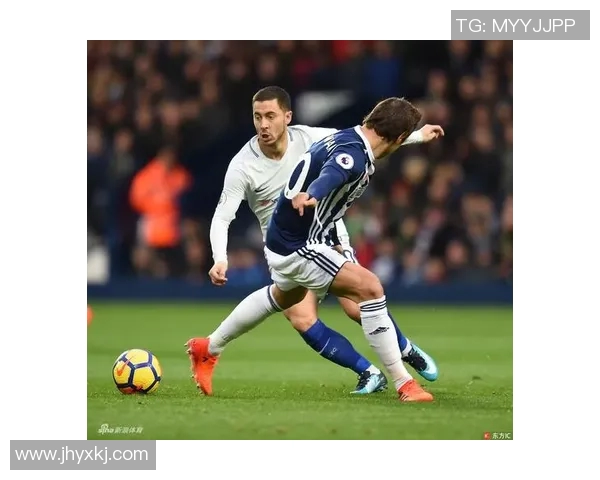 足球明星的场上风采与落场球鞋的独特魅力探秘